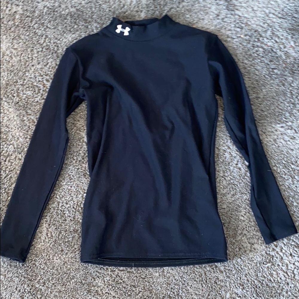 Under Armour.    Cold Gear Long Sleeve YXL
